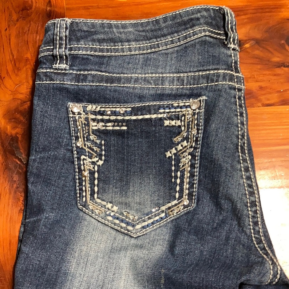 Shyanne short skinny jeans. - Picture 2 of 4